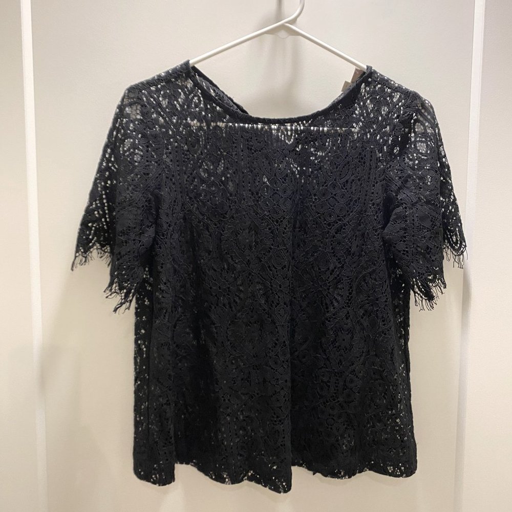 Chic and Elegant Lace T-Shirt - Gently Worn